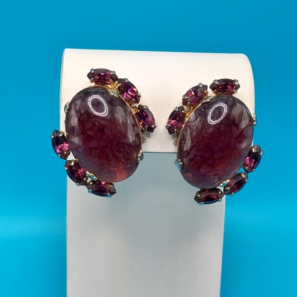 Vintage Purple Glass Rhinestone Clip Earrings, Gold Tone, 1 1/4", 1950s - Picture 6 of 10